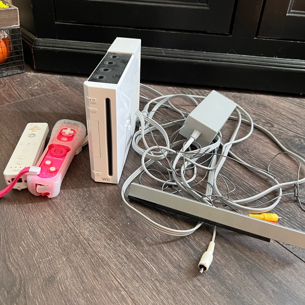 Wii setup with 2 remotes